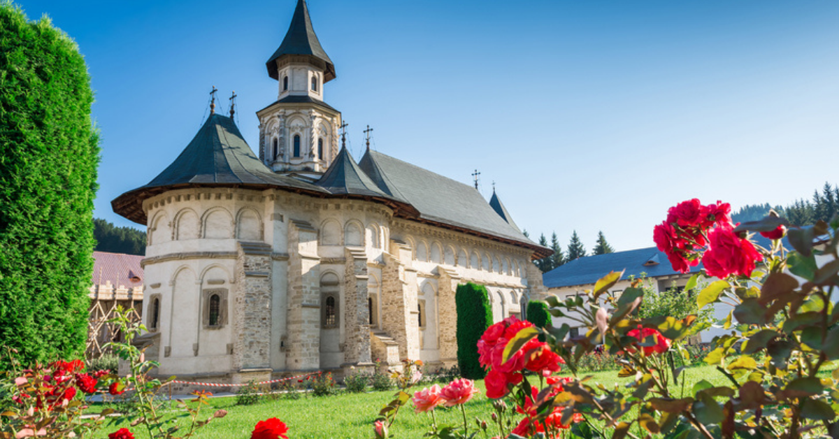 Travelminit iti prezinta cele mai frumoase manastiri din Bucovina