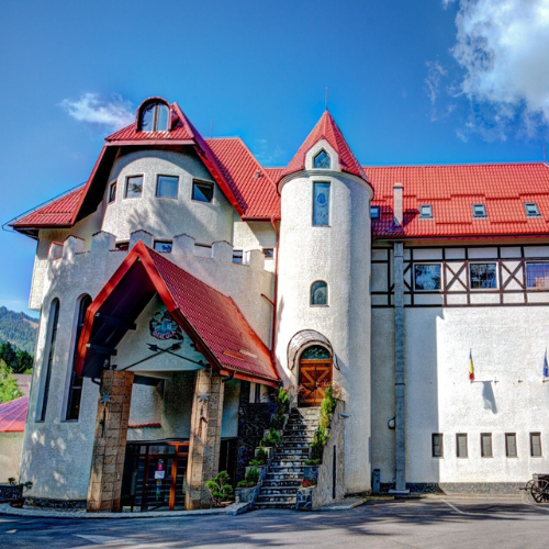 cazare poiana brasov acasa la dracula schi travelminit