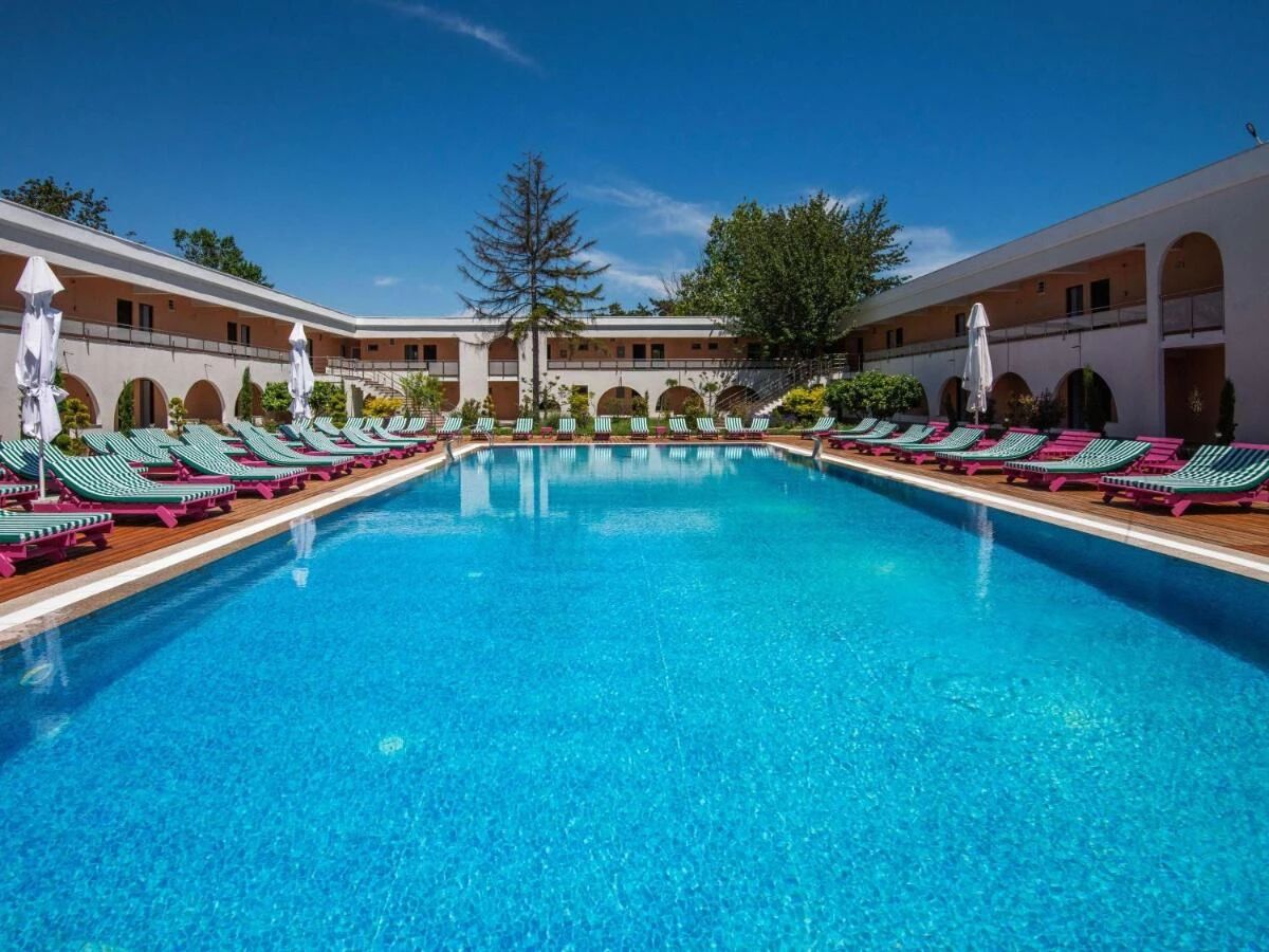 Vacanța la mare - hoteluri top pe litoralul românesc 2025 cazare venus hotel ibis romania constanta 2025 litoral