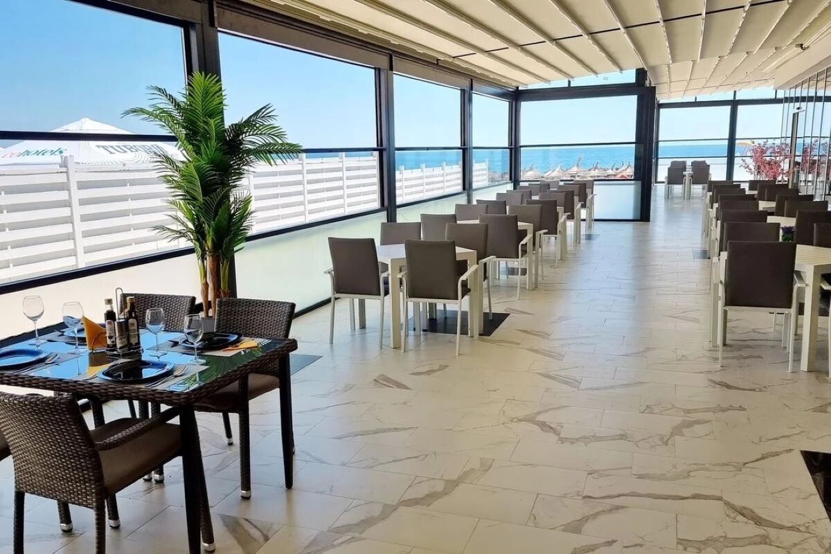 Vacanța la mare - hoteluri top pe litoralul românesc 2025 cazare jupiter hotel olimpic mare 2025 litoral