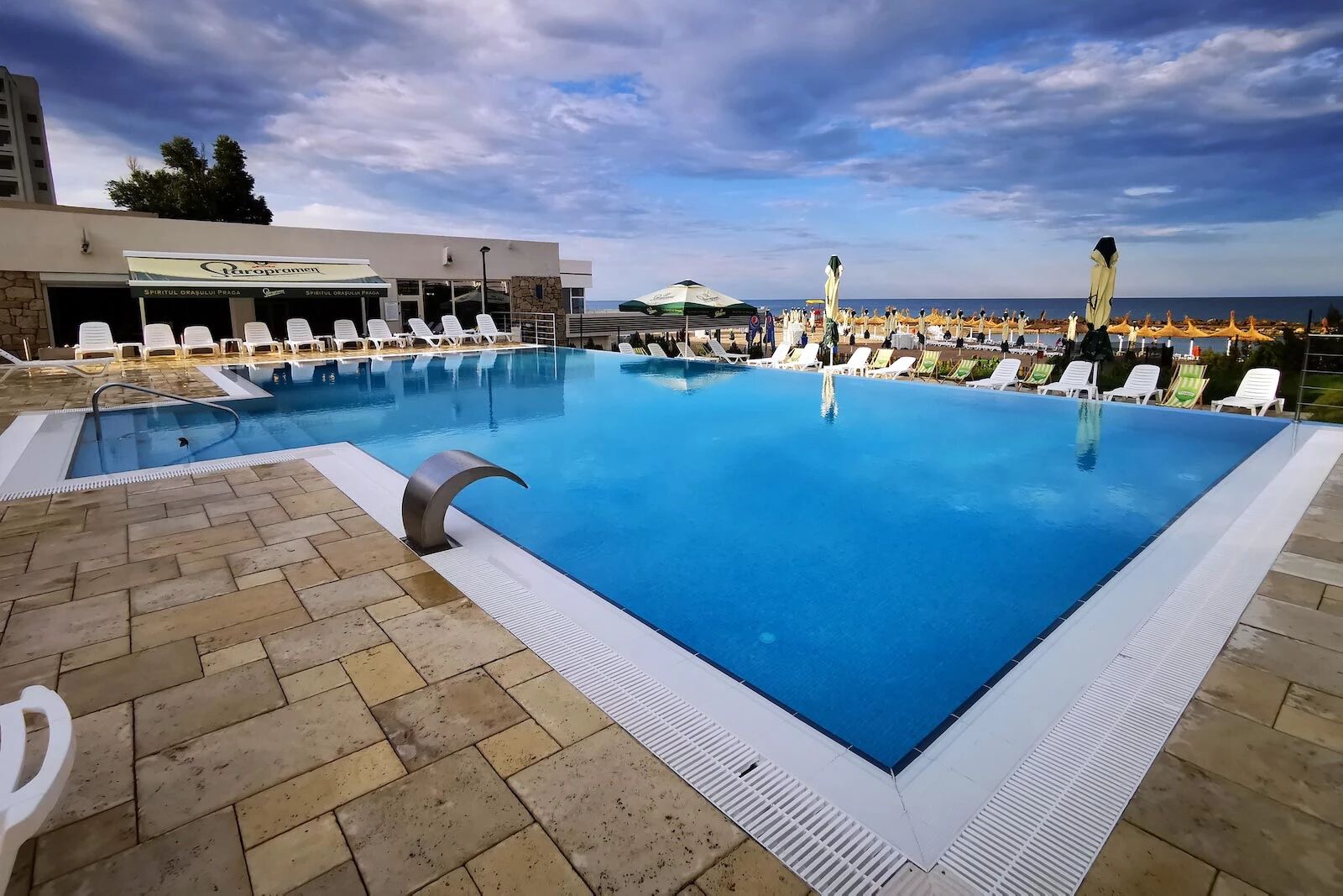 Vacanța la mare - hoteluri top pe litoralul românesc 2025 cazare jupiter hotel olimpic mare 2025 litoral