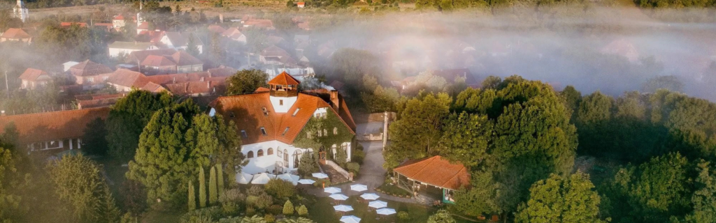 Conacul Secuiesc, Colțești: povestea vizuală de la poalele munților