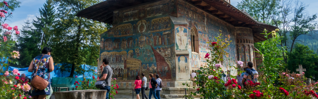 Paște în Bucovina: Cum să trăiești tradiția autentică în 2026