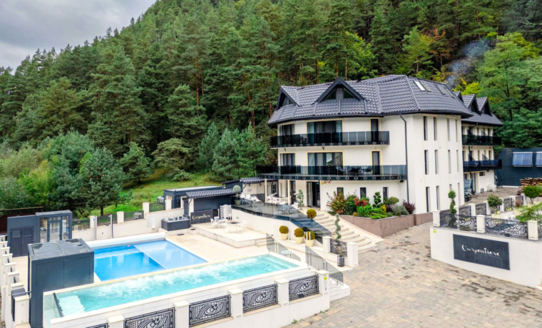 Carpentiere Arena Hotel & SPA: refugiul montan unde natura îmbrățișează luxul