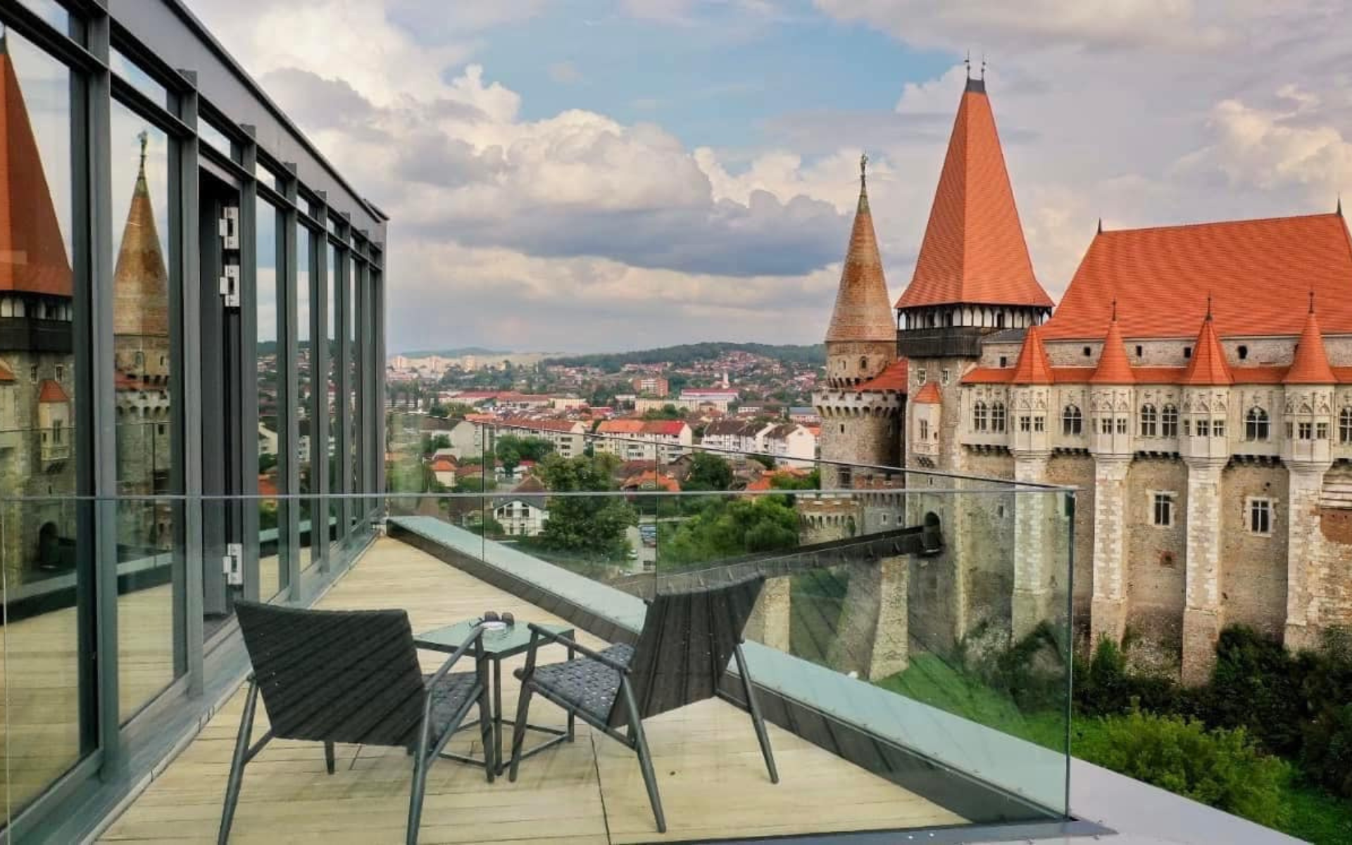 Evadare de poveste la WERK Hotel & SPA: relaxare la umbra Castelului Corvinilor