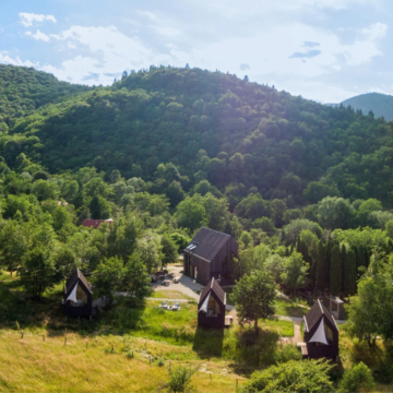 Portal Village Sibiel: sanctuarul tău pentru o deconectare absolută în inima naturii